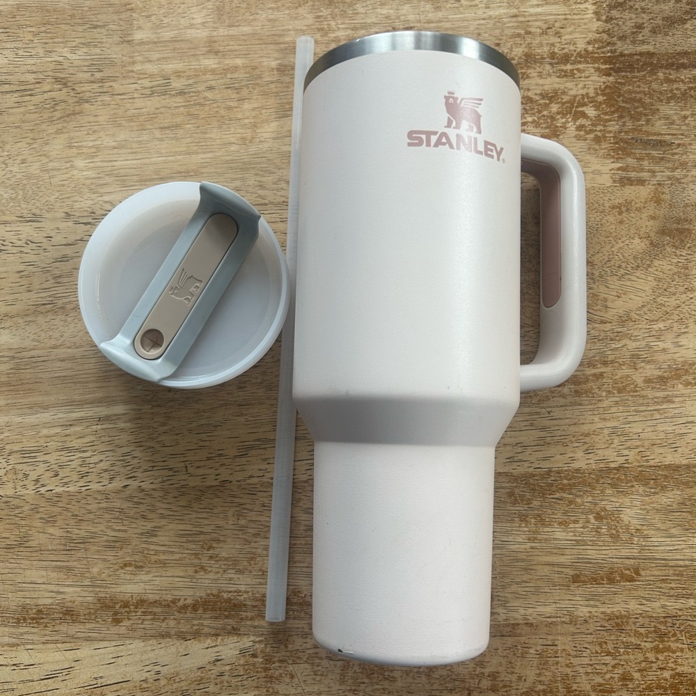 Stanley pink Travel Mug with Lid and Straw - slight chips in paint